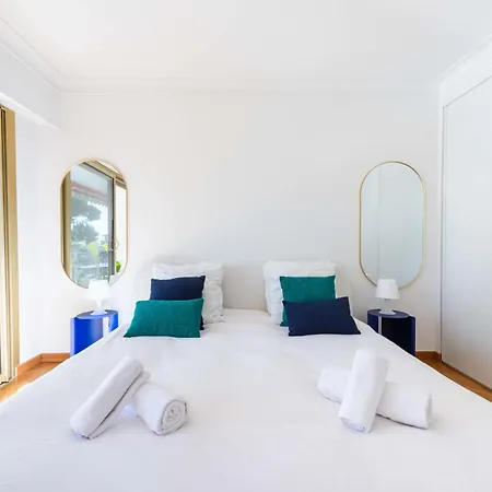 דירה 3-br Sea View Terrace & Parking *