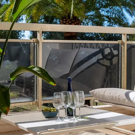 דירה 3-br Sea View Terrace & Parking קאן