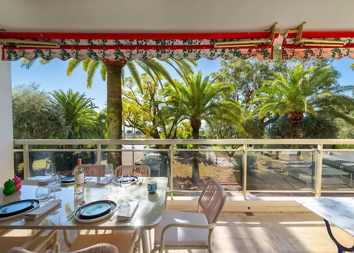 3-br Sea View Terrace & Parking דירה