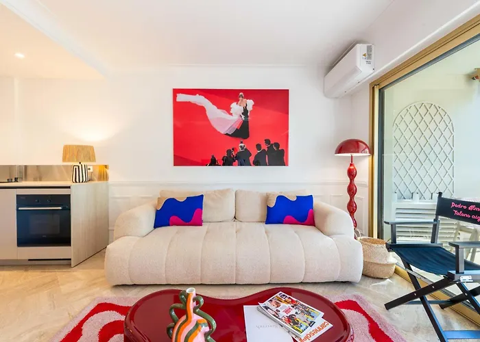 3-br Sea View Terrace & Parking דירה *