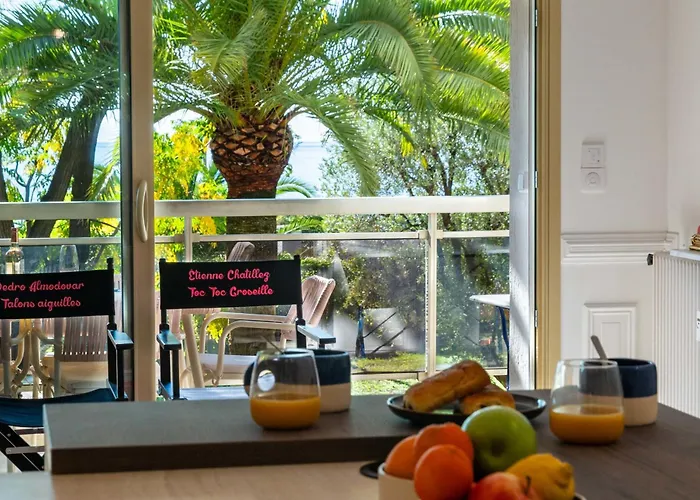 3-br Sea View Terrace & Parking דירה