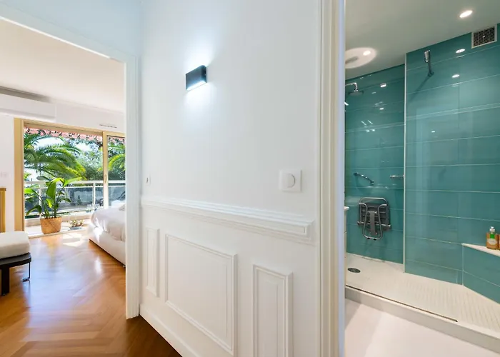 3-br Sea View Terrace & Parking דירה *