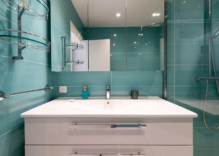 דירה 3-br Sea View Terrace & Parking *