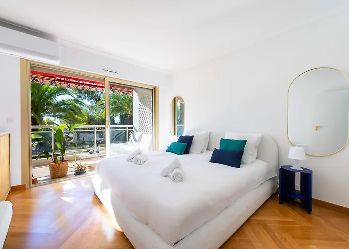 דירה 3-br Sea View Terrace & Parking