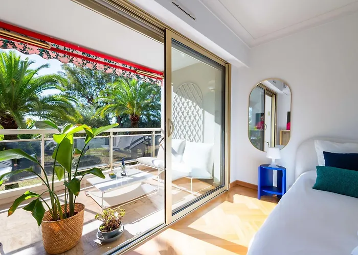 3-br Sea View Terrace & Parking *