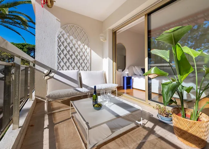 3-br Sea View Terrace & Parking *