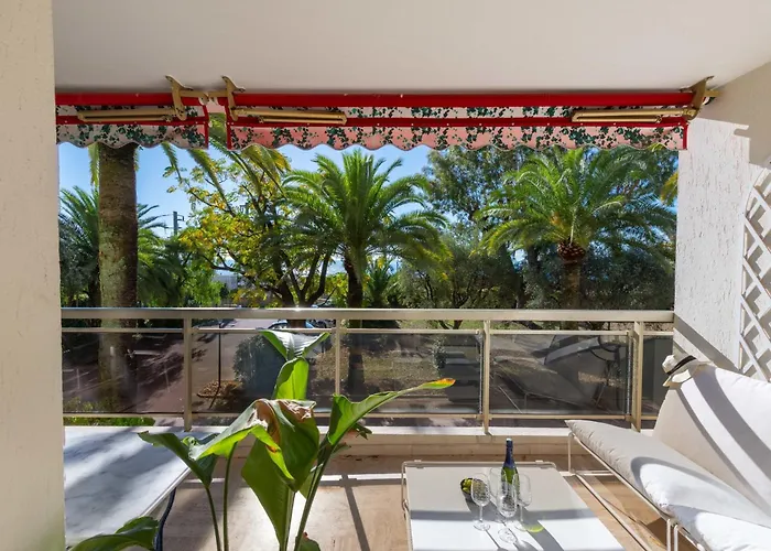 דירה 3-br Sea View Terrace & Parking קאן