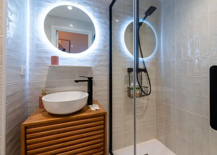 3-br Sea View Terrace & Parking דירה קאן