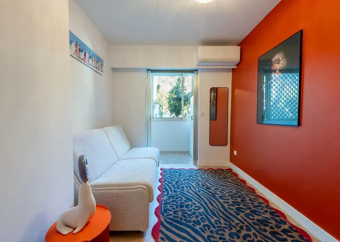 דירה 3-br Sea View Terrace & Parking *