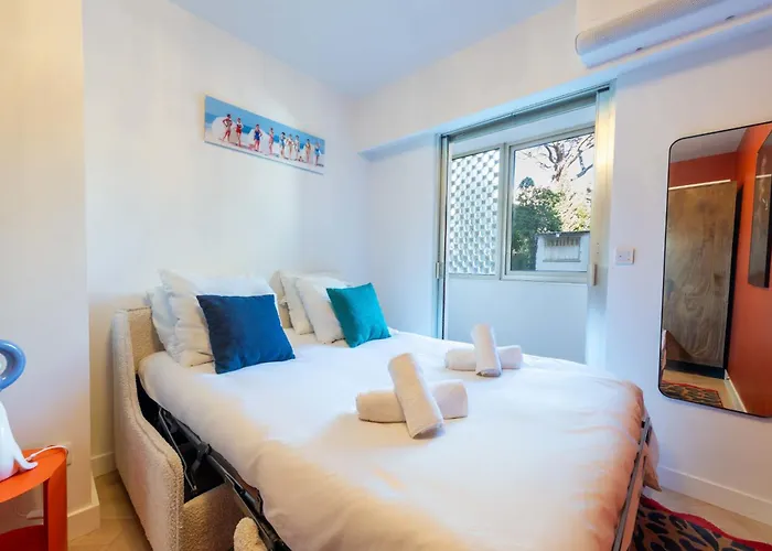 3-br Sea View Terrace & Parking *